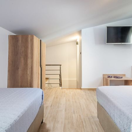 Oasis Hotel Szárti Kültér fotó